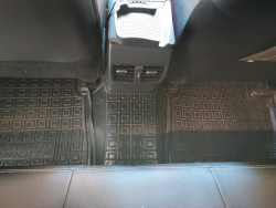 Set tappetini di gomma su misura per Toyota Corolla (2019+), hybrida