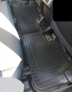 Set tappetini di gomma su misura per Toyota Highlander 3 (2014-2020)